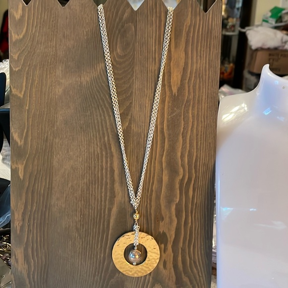 Final Price Silver & GoldTone Necklace w/ Pendant Total length is 22 inches - Picture 1 of 5